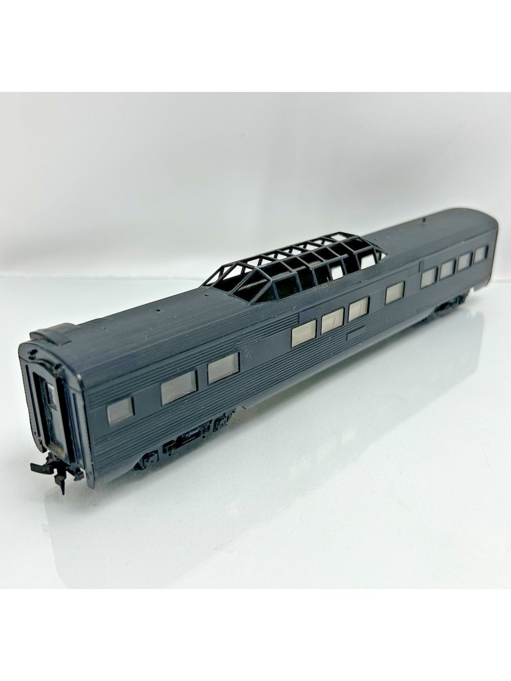 Athearn Blue Box ? HO Streamliner Vista Dome 18200 Read